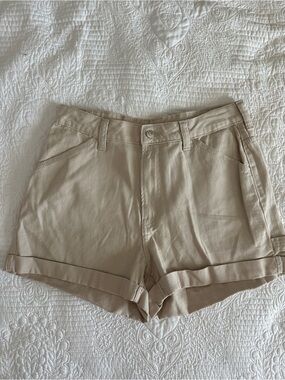 HM tan shorts